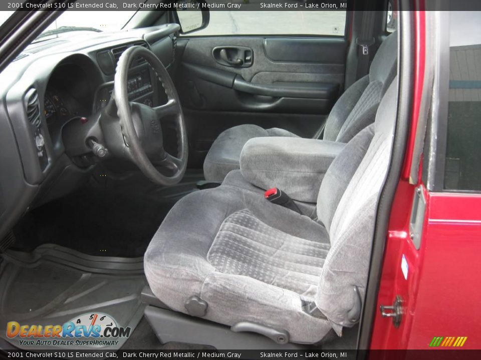 2001 Chevrolet S10 LS Extended Cab Dark Cherry Red Metallic / Medium Gray Photo #22