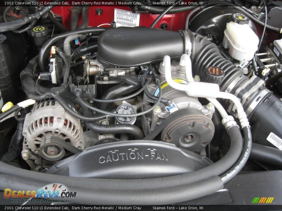 2001 Chevrolet S10 LS Extended Cab Dark Cherry Red Metallic / Medium Gray Photo #30