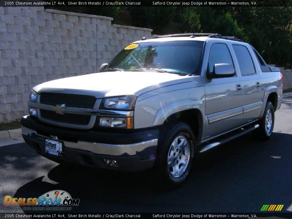 2005 Chevrolet Avalanche LT 4x4 Silver Birch Metallic / Gray/Dark Charcoal Photo #1