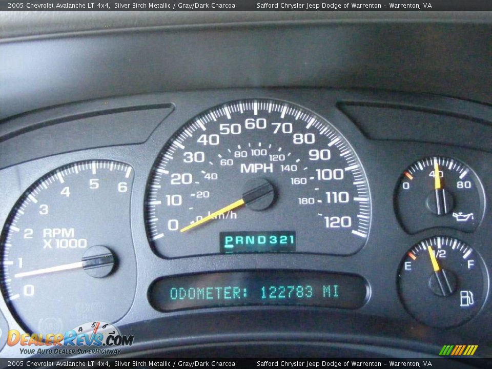 2005 Chevrolet Avalanche LT 4x4 Silver Birch Metallic / Gray/Dark Charcoal Photo #9