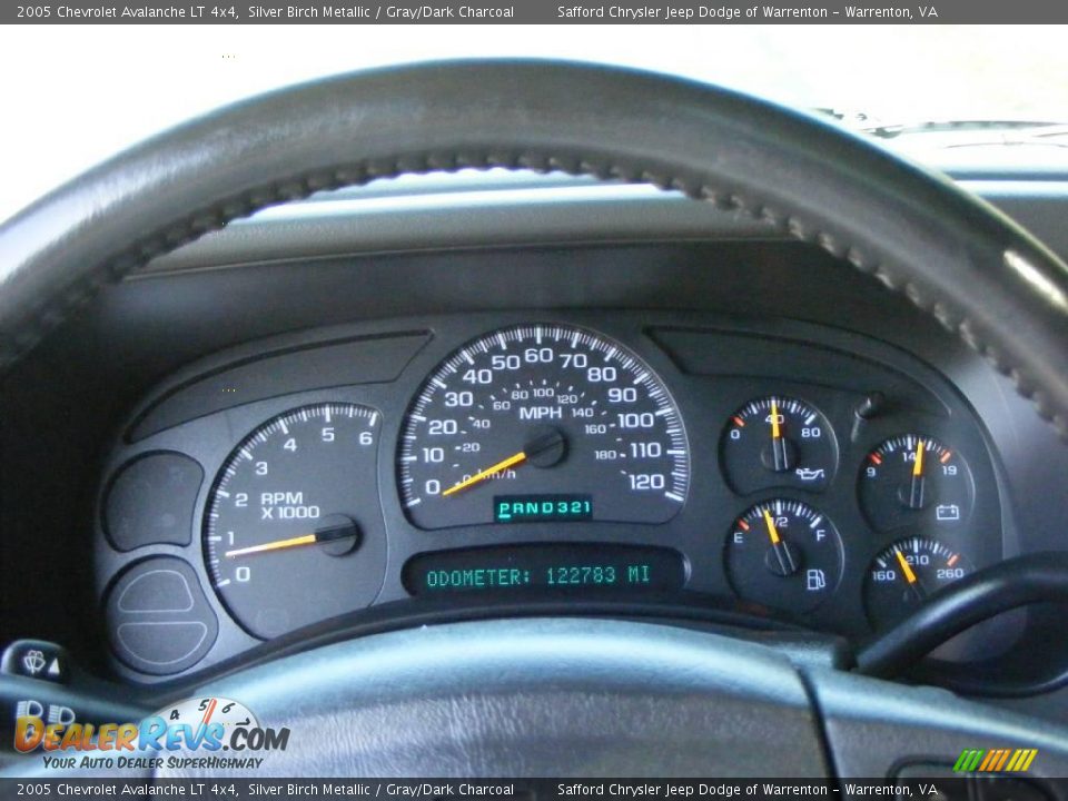 2005 Chevrolet Avalanche LT 4x4 Silver Birch Metallic / Gray/Dark Charcoal Photo #10
