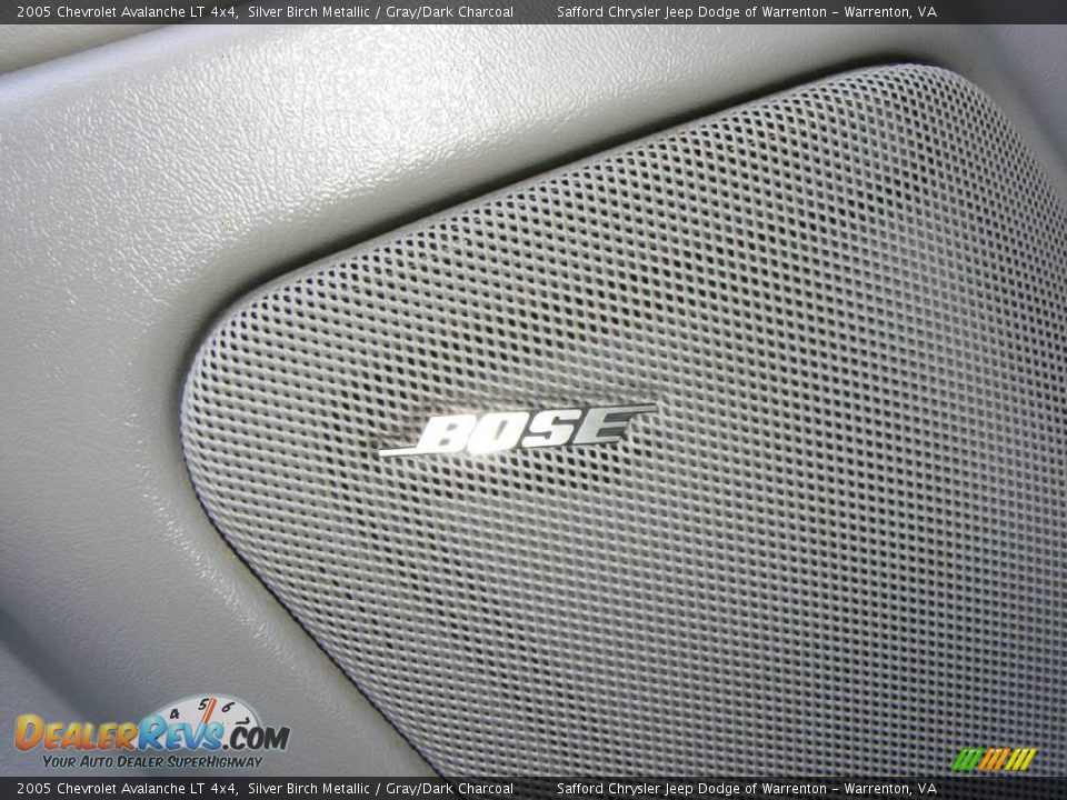 2005 Chevrolet Avalanche LT 4x4 Silver Birch Metallic / Gray/Dark Charcoal Photo #34