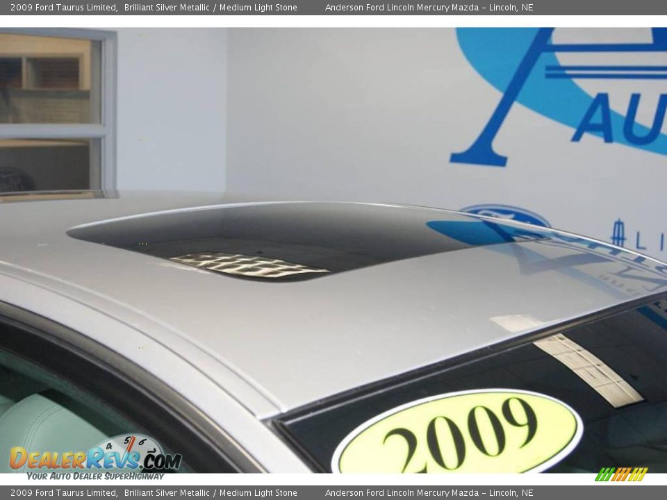 2009 Ford Taurus Limited Brilliant Silver Metallic / Medium Light Stone Photo #16