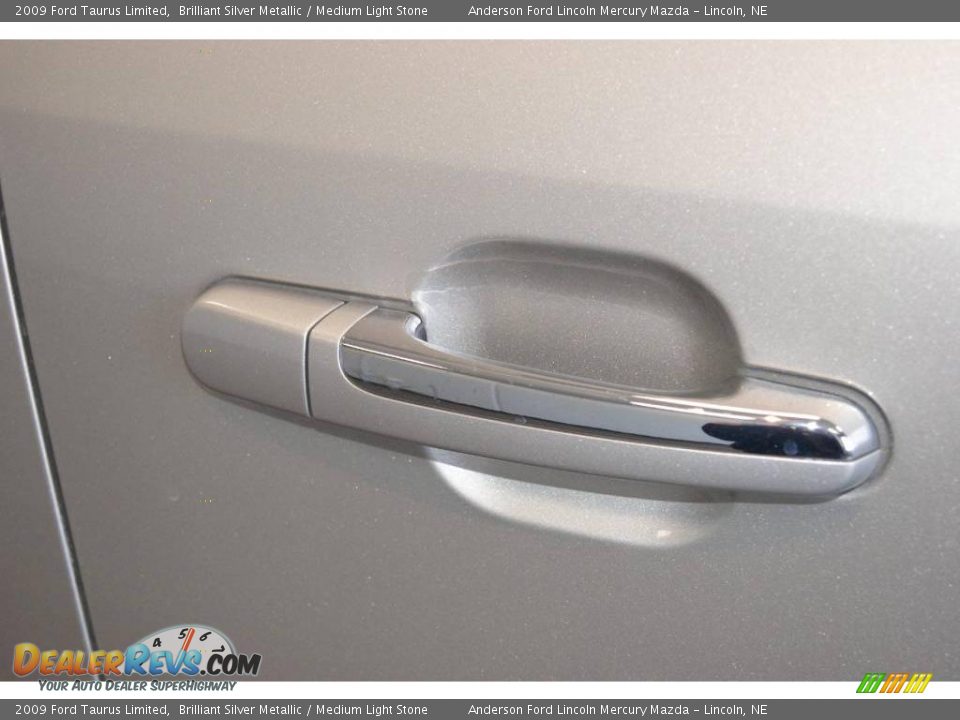 2009 Ford Taurus Limited Brilliant Silver Metallic / Medium Light Stone Photo #17