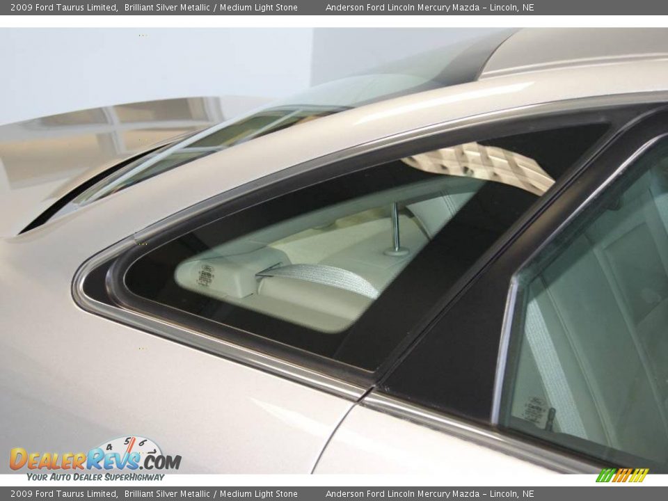 2009 Ford Taurus Limited Brilliant Silver Metallic / Medium Light Stone Photo #18