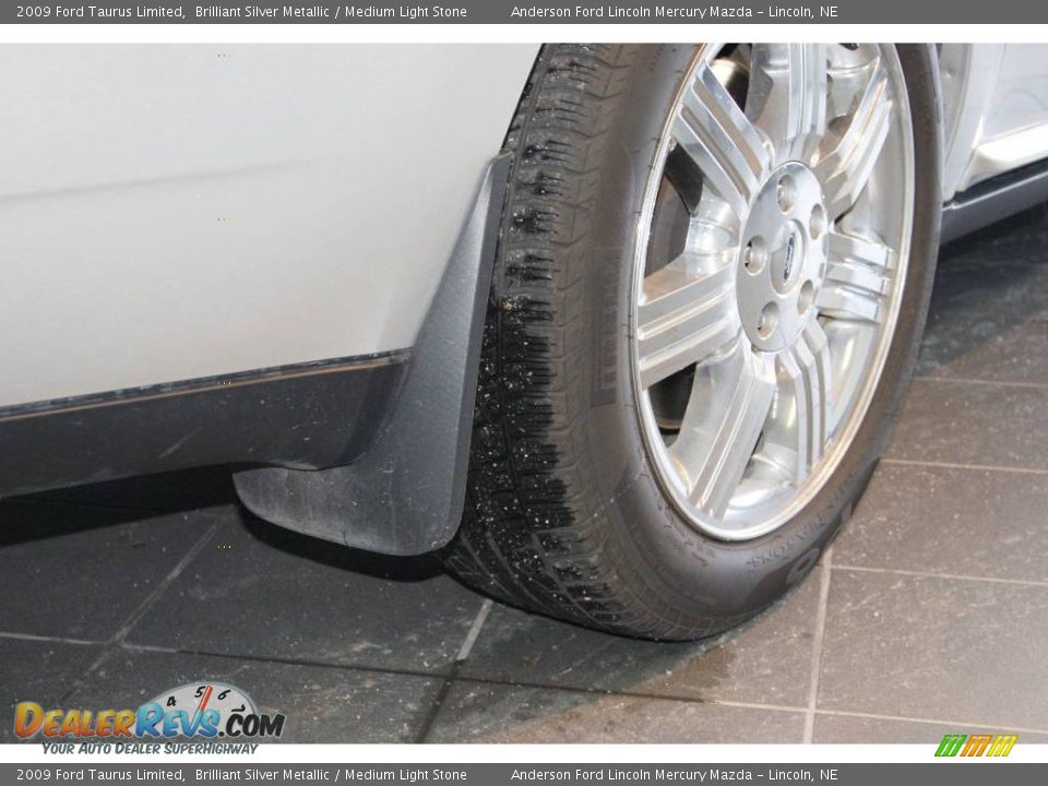 2009 Ford Taurus Limited Brilliant Silver Metallic / Medium Light Stone Photo #20
