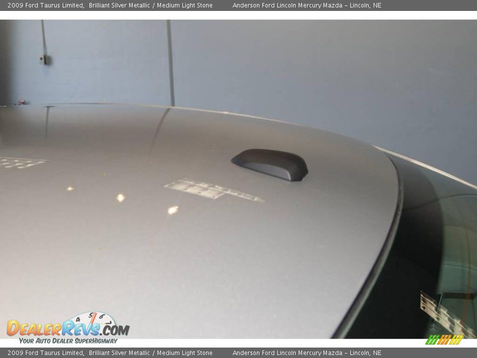 2009 Ford Taurus Limited Brilliant Silver Metallic / Medium Light Stone Photo #25