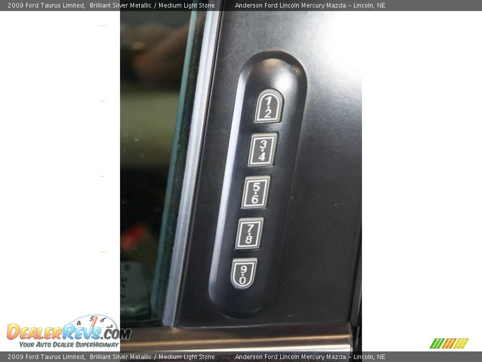 2009 Ford Taurus Limited Brilliant Silver Metallic / Medium Light Stone Photo #26