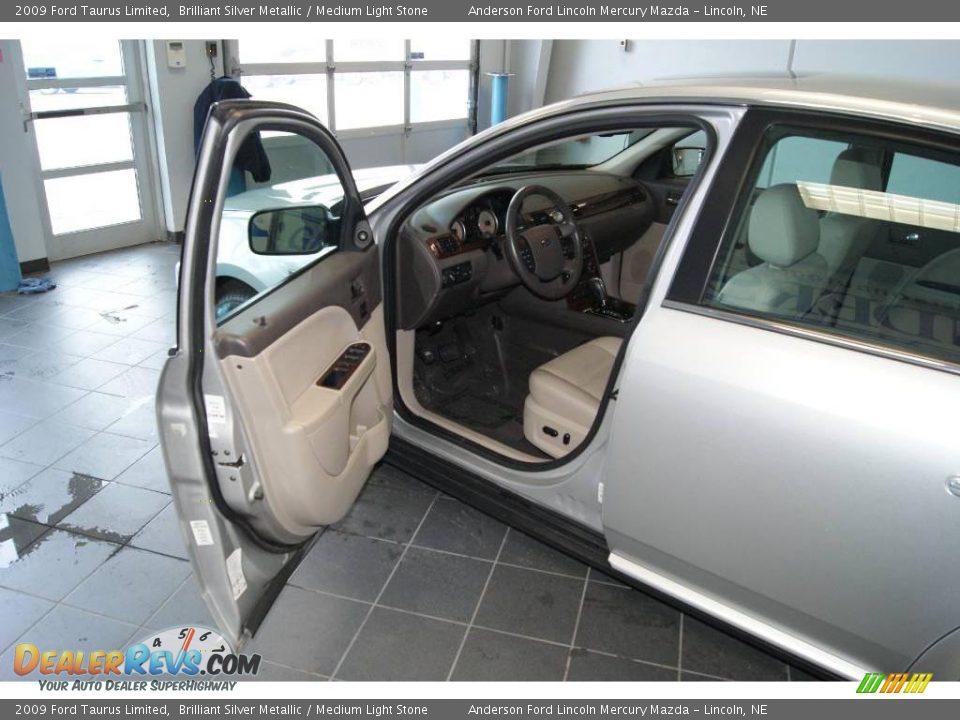 2009 Ford Taurus Limited Brilliant Silver Metallic / Medium Light Stone Photo #29