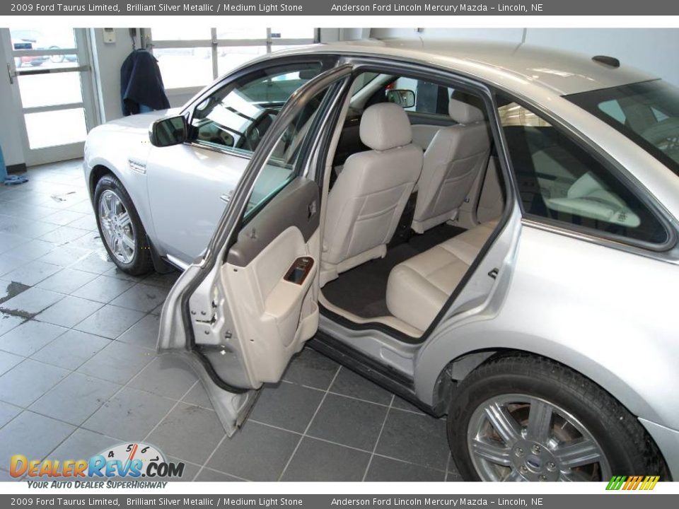 2009 Ford Taurus Limited Brilliant Silver Metallic / Medium Light Stone Photo #30