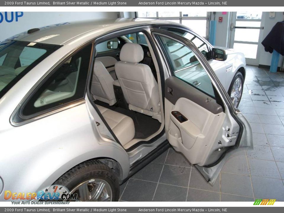 2009 Ford Taurus Limited Brilliant Silver Metallic / Medium Light Stone Photo #31
