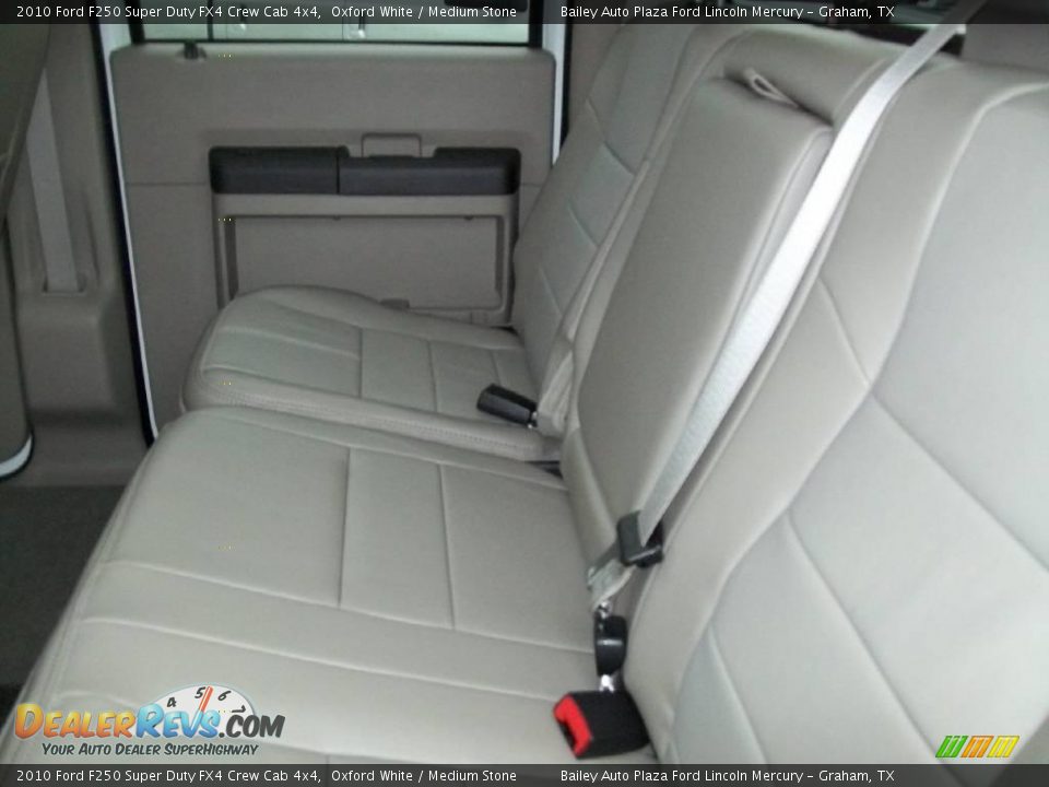 2010 Ford F250 Super Duty FX4 Crew Cab 4x4 Oxford White / Medium Stone Photo #4