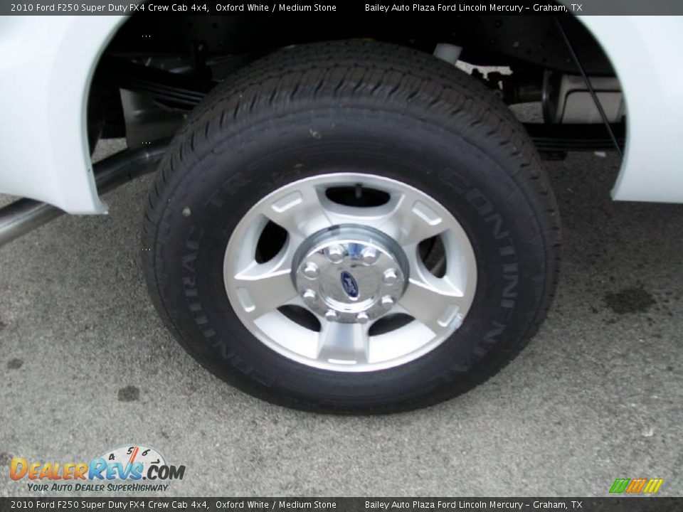 2010 Ford F250 Super Duty FX4 Crew Cab 4x4 Oxford White / Medium Stone Photo #7