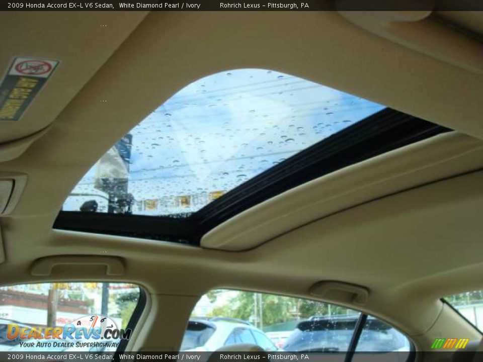 2009 Honda Accord EX-L V6 Sedan White Diamond Pearl / Ivory Photo #12
