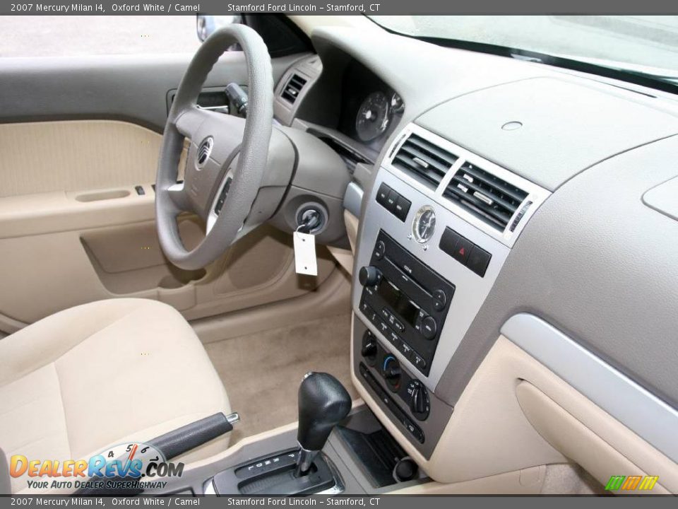 2007 Mercury Milan I4 Oxford White / Camel Photo #2