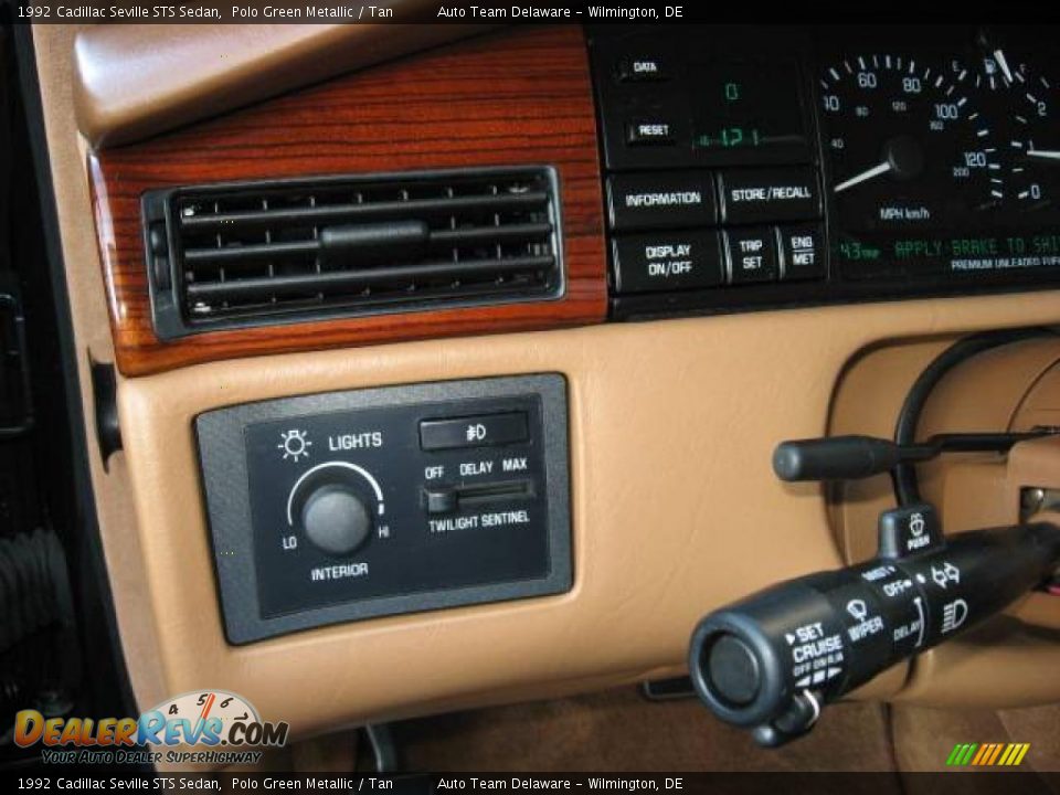 1992 Cadillac Seville STS Sedan Polo Green Metallic / Tan Photo #15