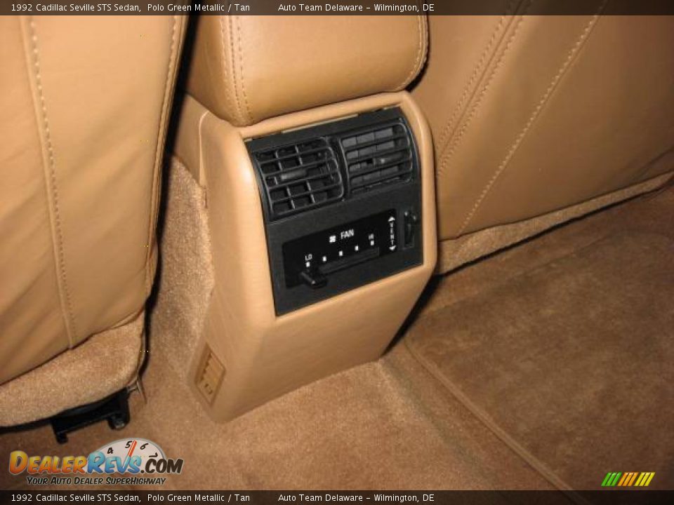 1992 Cadillac Seville STS Sedan Polo Green Metallic / Tan Photo #30