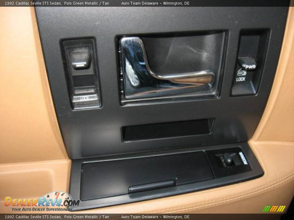 1992 Cadillac Seville STS Sedan Polo Green Metallic / Tan Photo #31