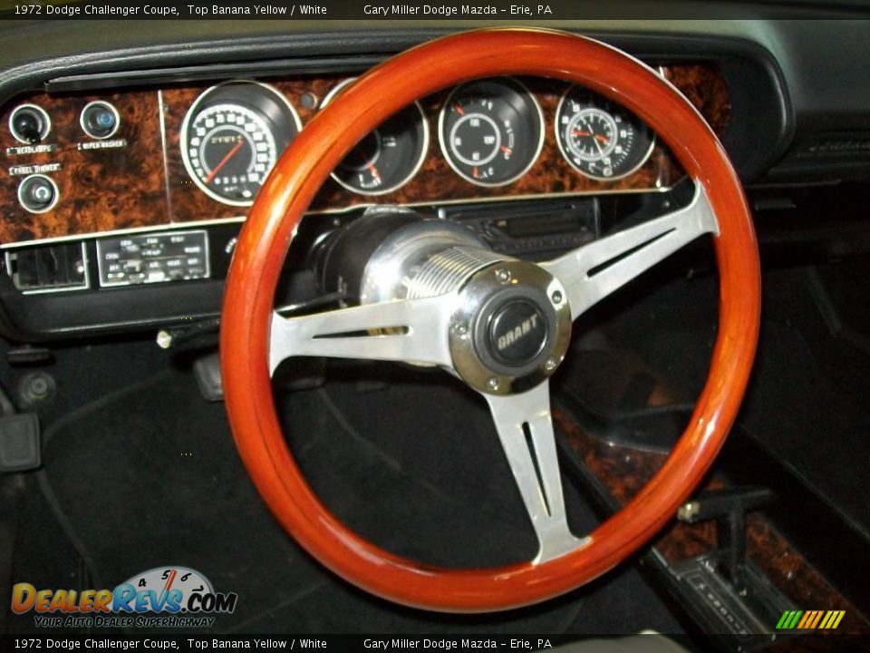 1972 Dodge Challenger Coupe Top Banana Yellow / White Photo #14