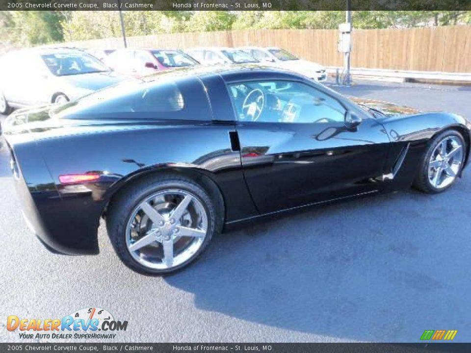 2005 Chevrolet Corvette Coupe Black / Cashmere Photo #2