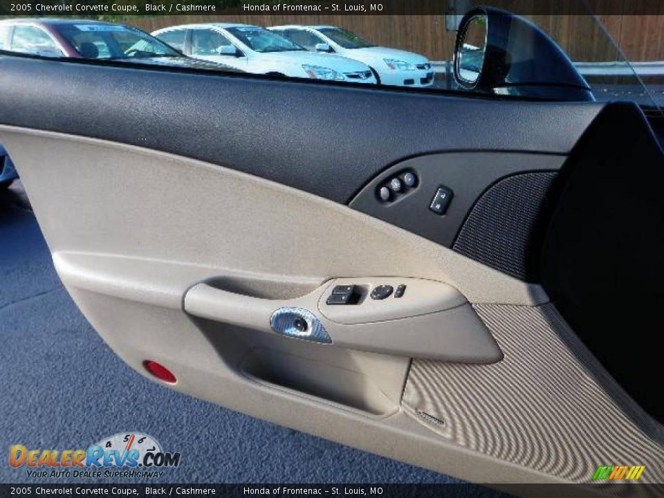 2005 Chevrolet Corvette Coupe Black / Cashmere Photo #13