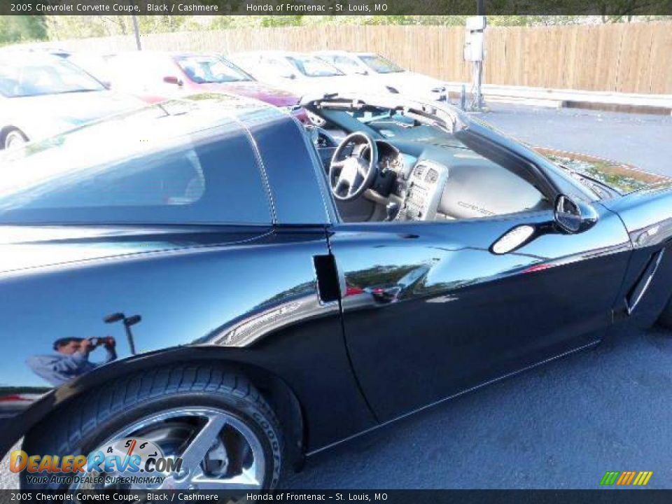 2005 Chevrolet Corvette Coupe Black / Cashmere Photo #20