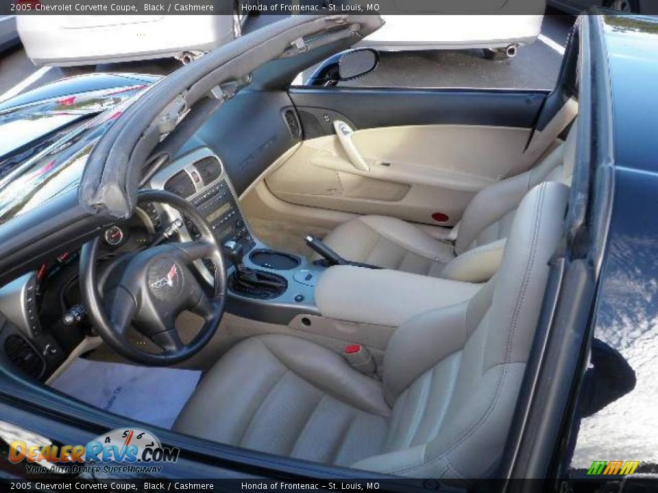 2005 Chevrolet Corvette Coupe Black / Cashmere Photo #21