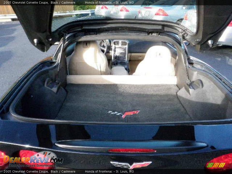 2005 Chevrolet Corvette Coupe Black / Cashmere Photo #22