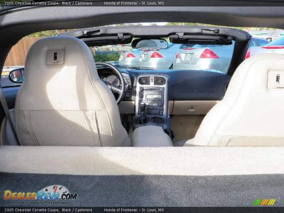 2005 Chevrolet Corvette Coupe Black / Cashmere Photo #25