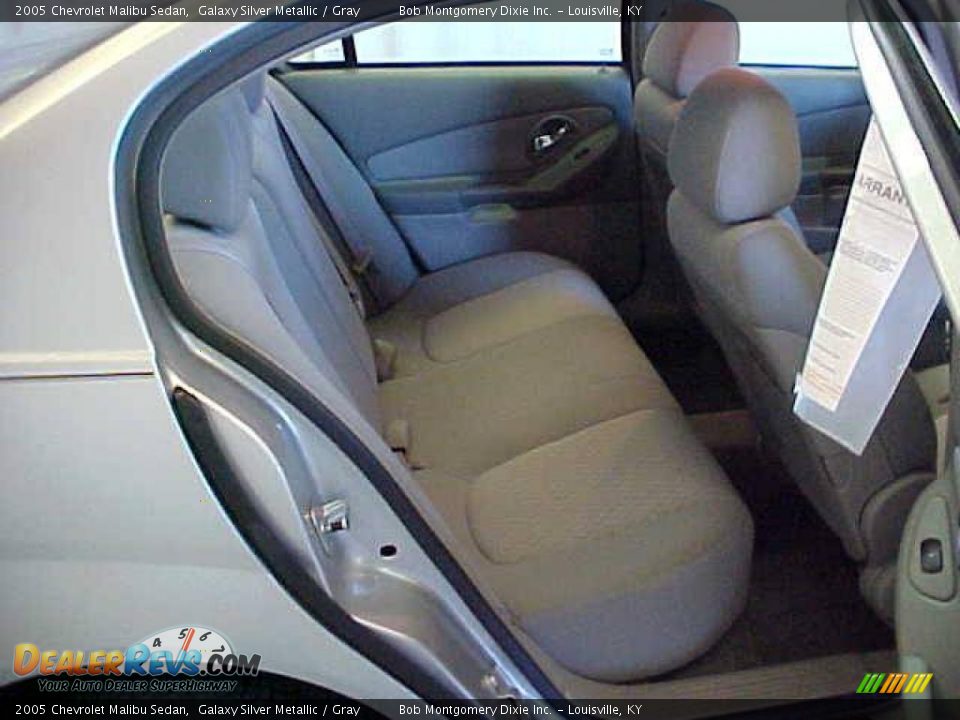 2005 Chevrolet Malibu Sedan Galaxy Silver Metallic / Gray Photo #11