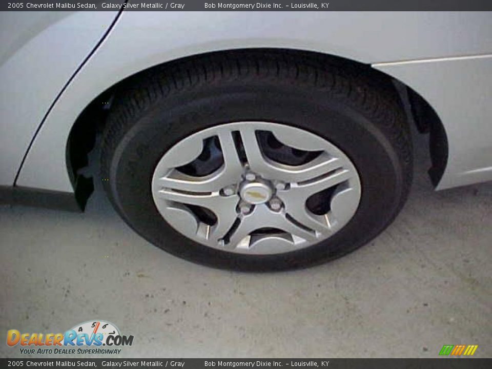 2005 Chevrolet Malibu Sedan Galaxy Silver Metallic / Gray Photo #15