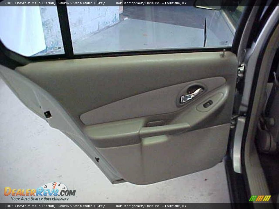 2005 Chevrolet Malibu Sedan Galaxy Silver Metallic / Gray Photo #16