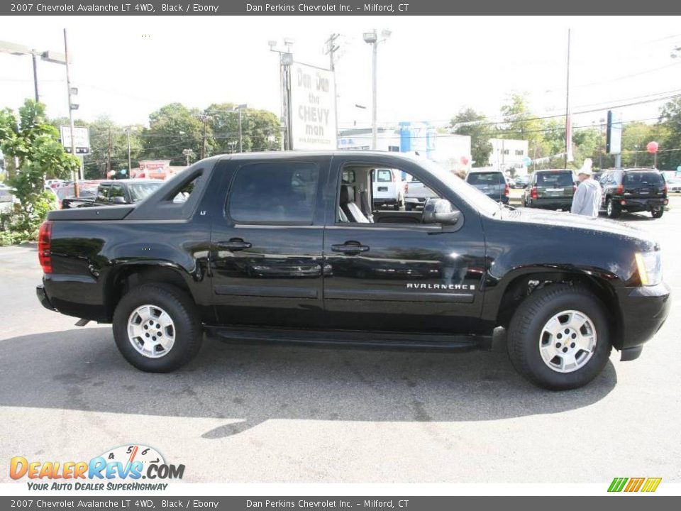 2007 Chevrolet Avalanche LT 4WD Black / Ebony Photo #4