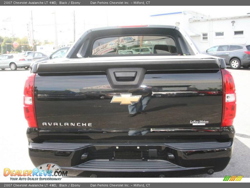 2007 Chevrolet Avalanche LT 4WD Black / Ebony Photo #6