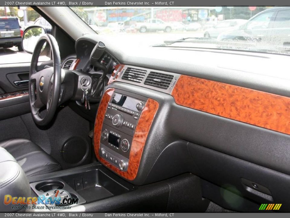 2007 Chevrolet Avalanche LT 4WD Black / Ebony Photo #12