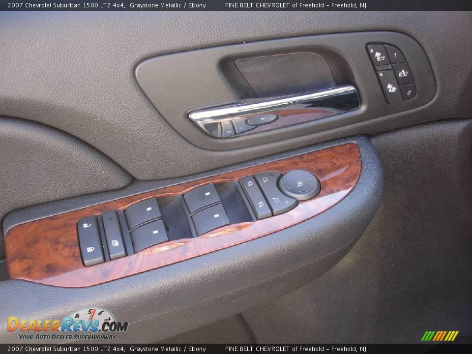 2007 Chevrolet Suburban 1500 LTZ 4x4 Graystone Metallic / Ebony Photo #7