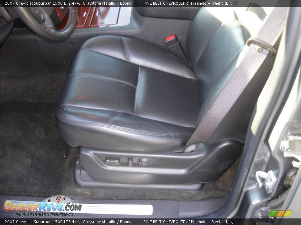 2007 Chevrolet Suburban 1500 LTZ 4x4 Graystone Metallic / Ebony Photo #8