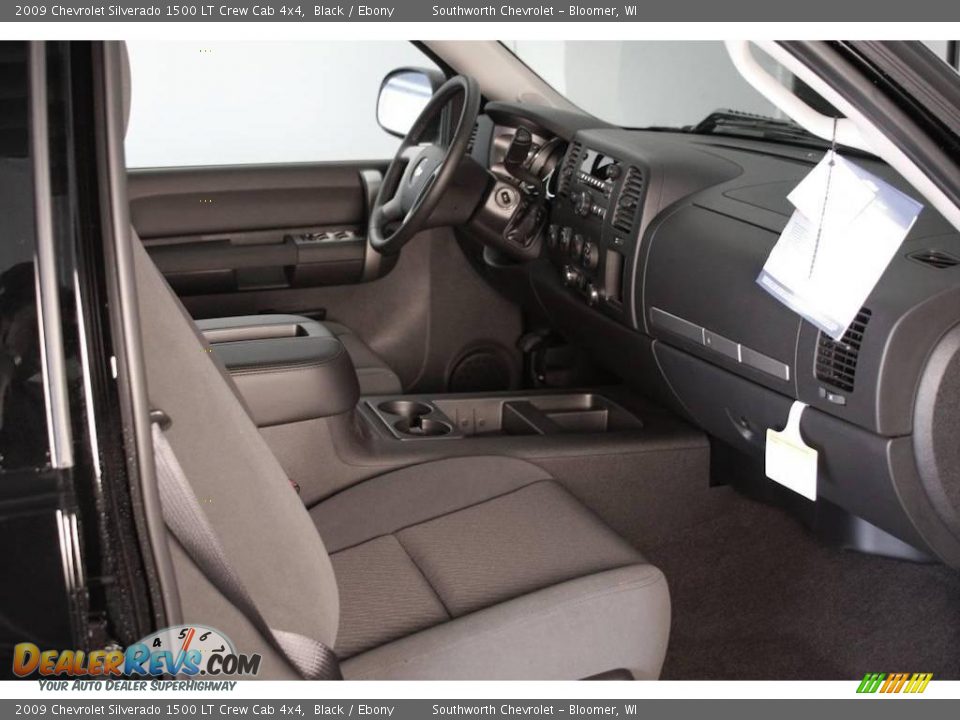 2009 Chevrolet Silverado 1500 LT Crew Cab 4x4 Black / Ebony Photo #4