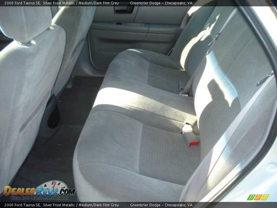 2006 Ford Taurus SE Silver Frost Metallic / Medium/Dark Flint Grey Photo #9