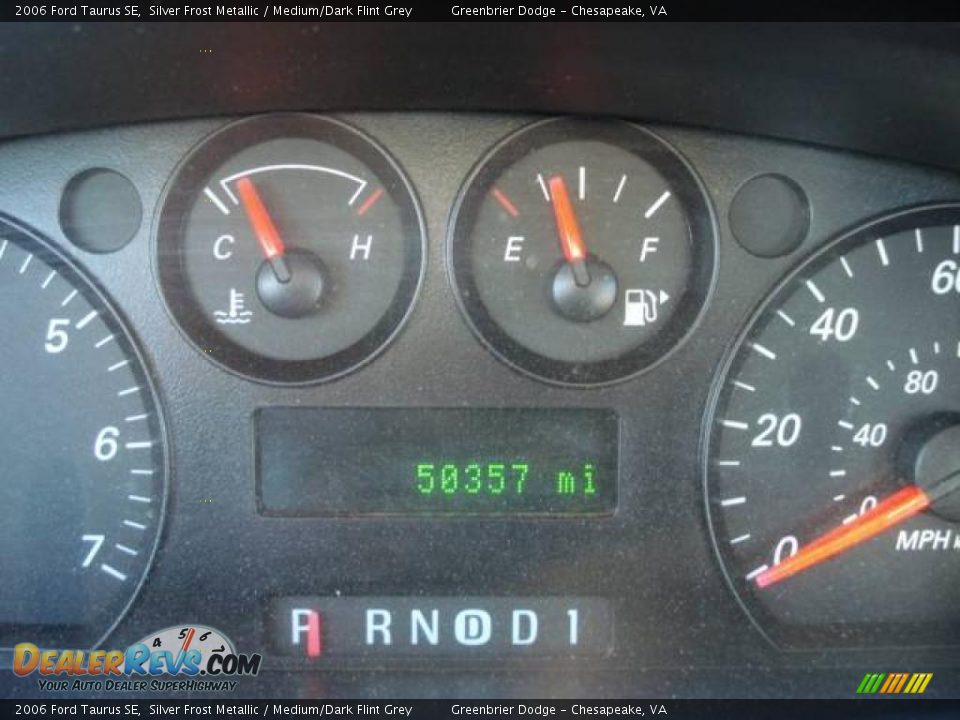 2006 Ford Taurus SE Silver Frost Metallic / Medium/Dark Flint Grey Photo #13