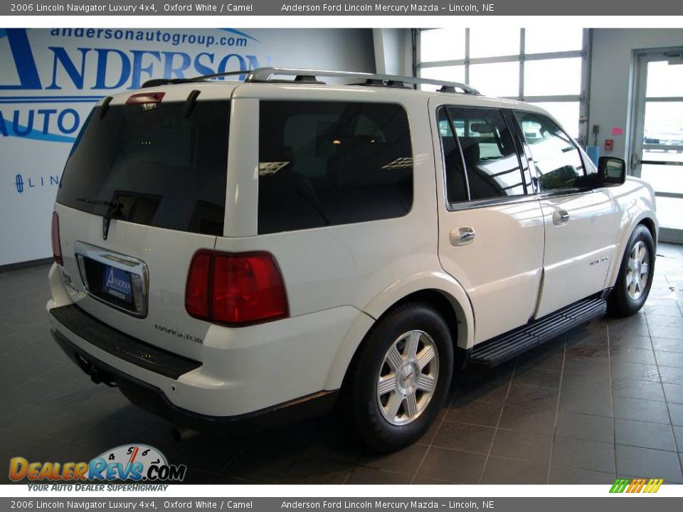2006 Lincoln Navigator Luxury 4x4 Oxford White / Camel Photo #3
