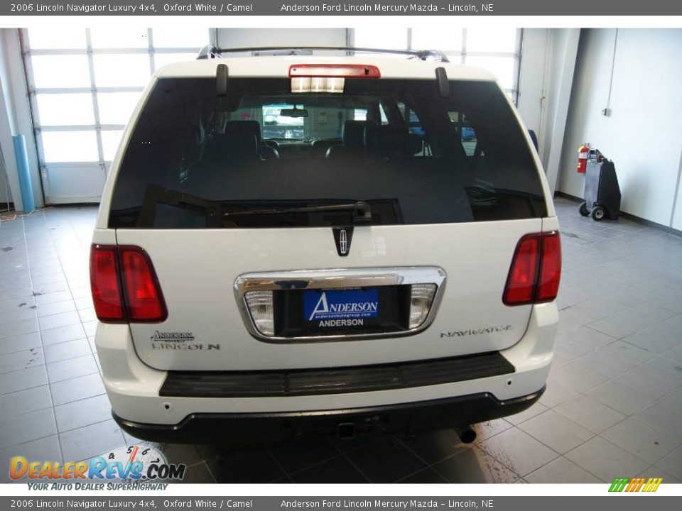 2006 Lincoln Navigator Luxury 4x4 Oxford White / Camel Photo #4