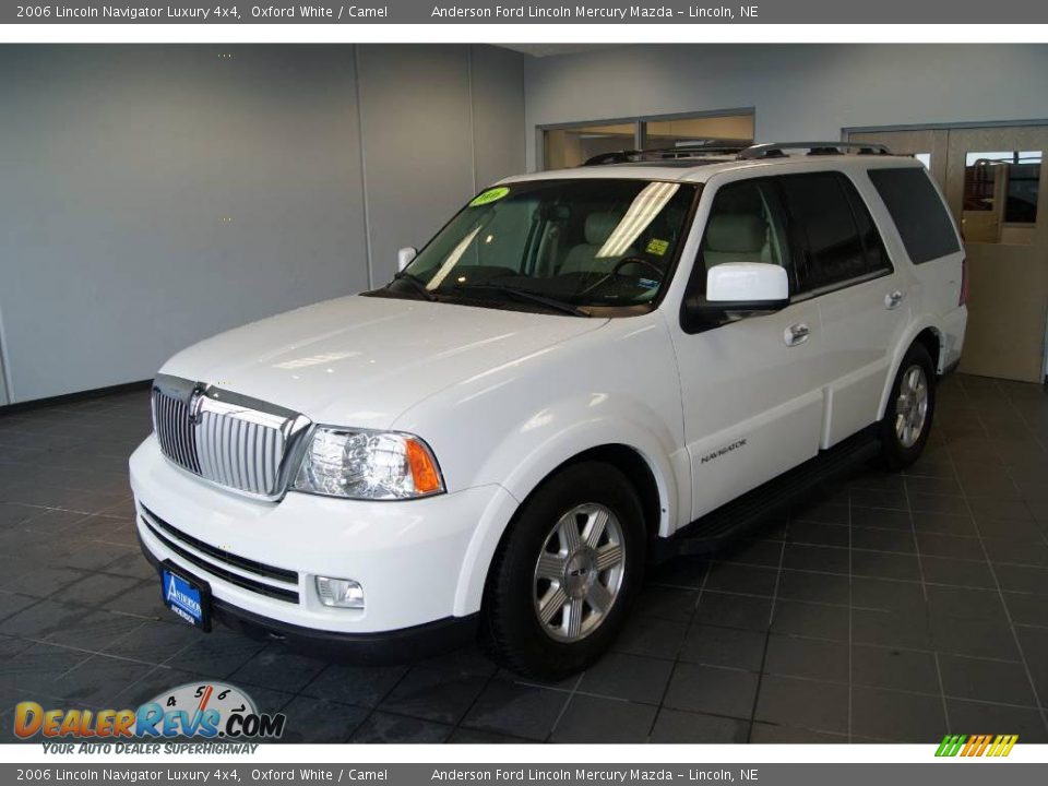 2006 Lincoln Navigator Luxury 4x4 Oxford White / Camel Photo #6
