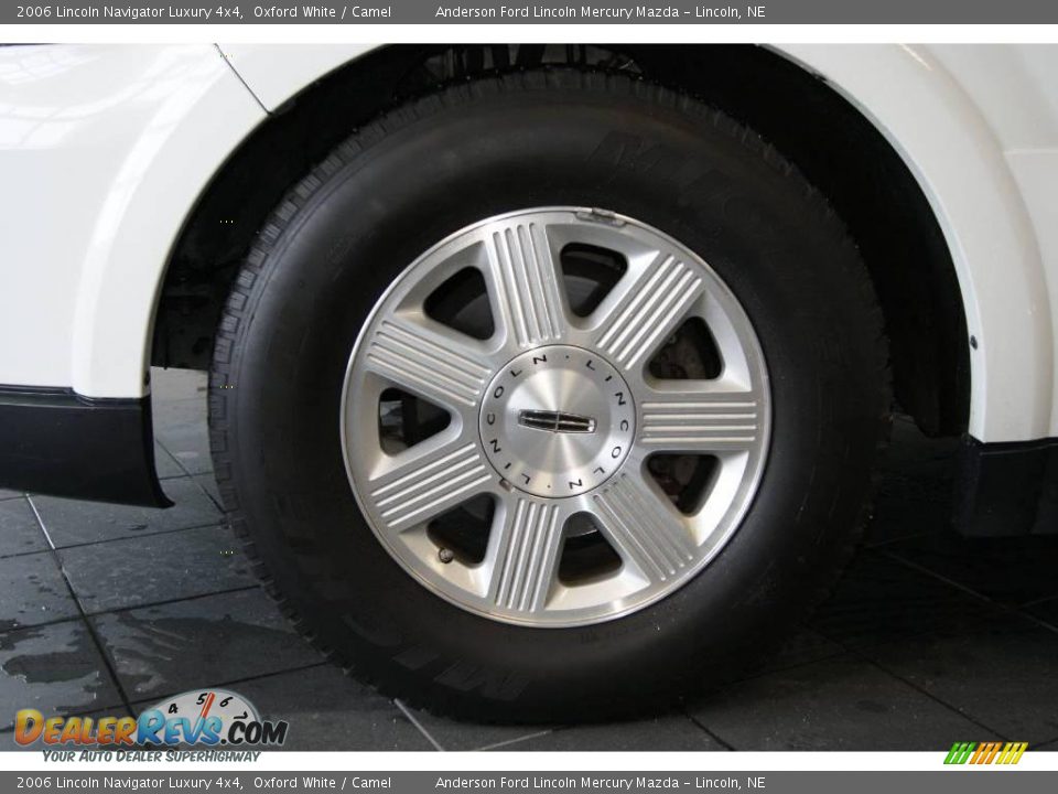 2006 Lincoln Navigator Luxury 4x4 Oxford White / Camel Photo #11