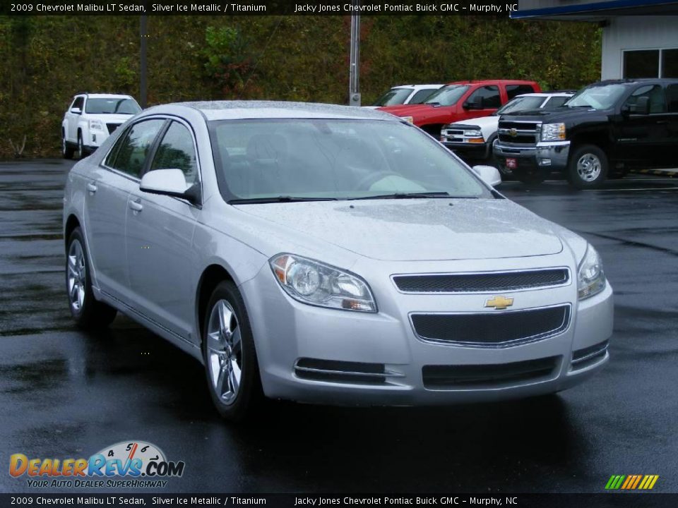 2009 Chevrolet Malibu LT Sedan Silver Ice Metallic / Titanium Photo #2