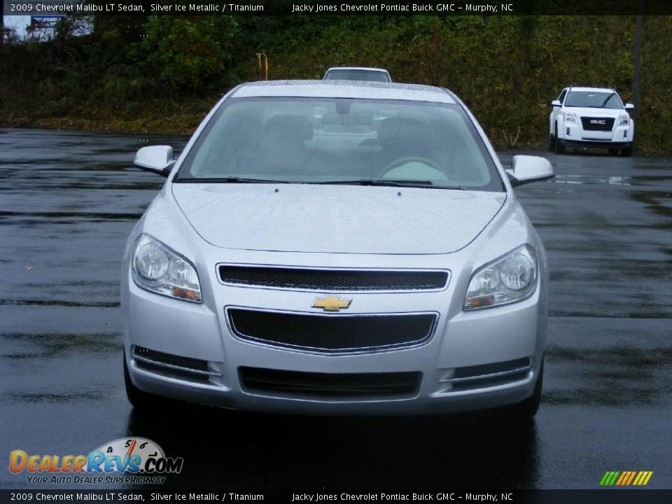 2009 Chevrolet Malibu LT Sedan Silver Ice Metallic / Titanium Photo #3