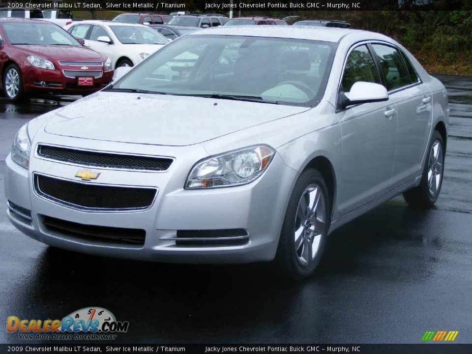 2009 Chevrolet Malibu LT Sedan Silver Ice Metallic / Titanium Photo #4