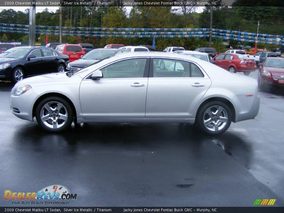 2009 Chevrolet Malibu LT Sedan Silver Ice Metallic / Titanium Photo #5