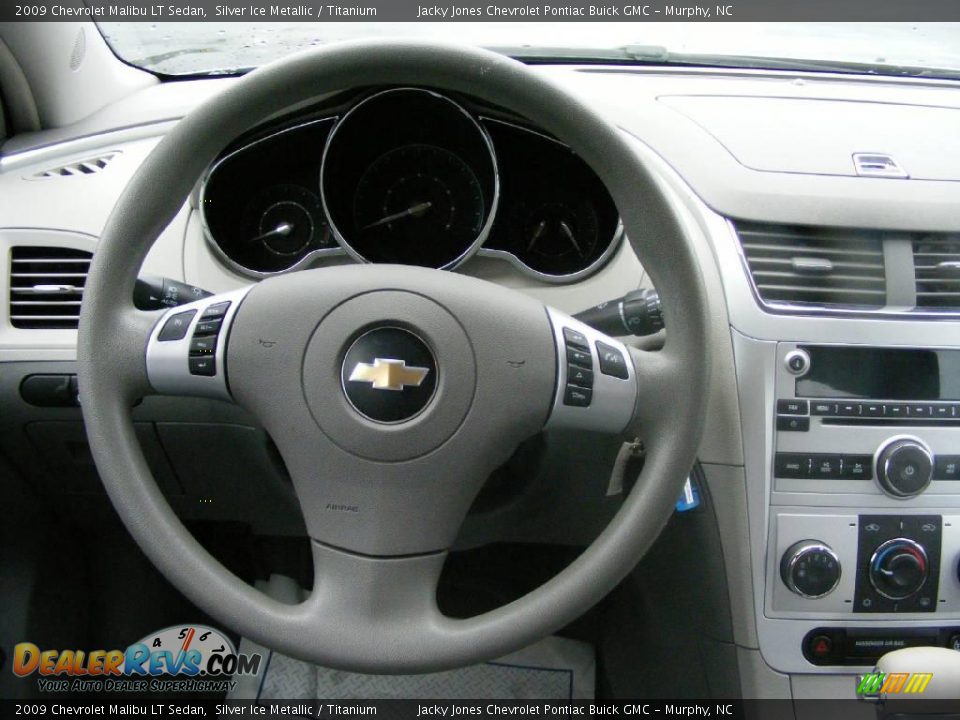 2009 Chevrolet Malibu LT Sedan Silver Ice Metallic / Titanium Photo #12