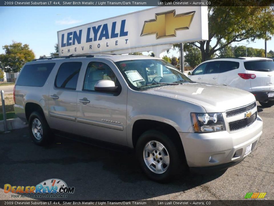 2009 Chevrolet Suburban LT 4x4 Silver Birch Metallic / Light Titanium/Dark Titanium Photo #1